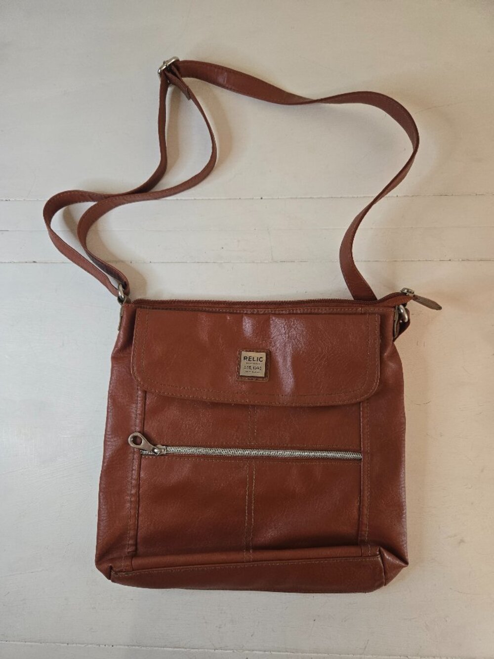 Relic Cross Body Adjustable Strap Saddle Tan Brown Bag Purse
